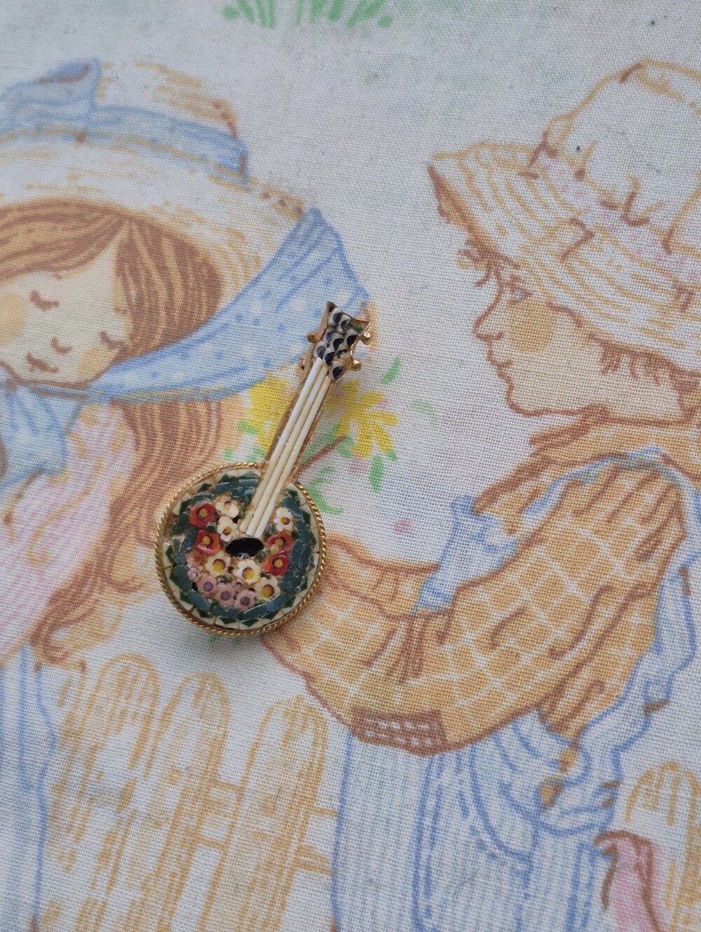 🌙Vintage Italian Micro Mosaic Banjo Mandolin Brooch Pin Floral Glass Made ITALY